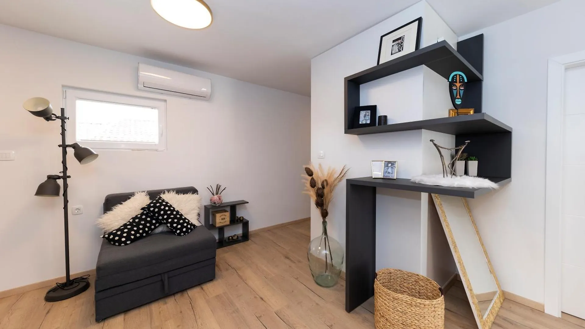 Dispetto Apartment In Old City زادار